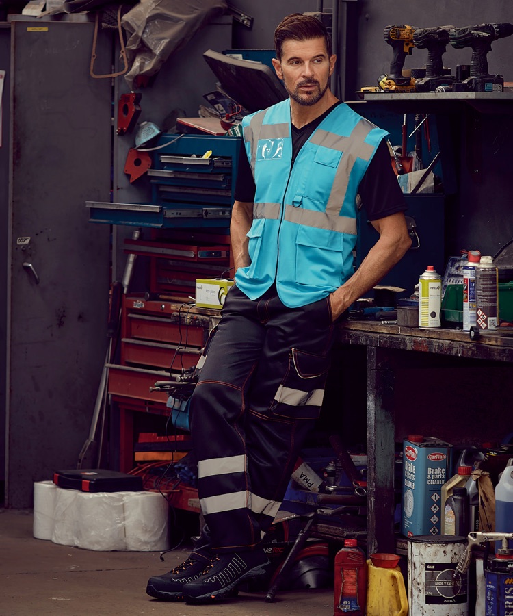 Multifunctional executive hi-vis waistcoat